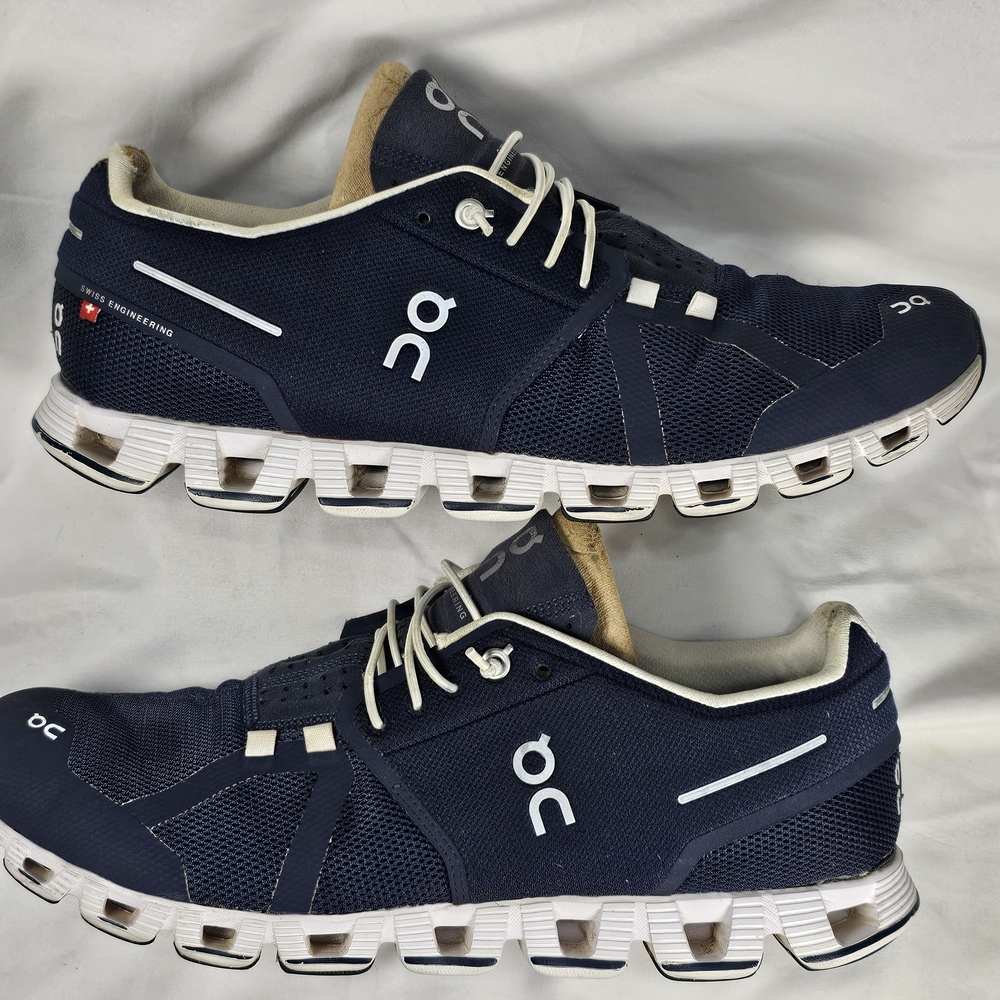 On Cloud Running Shoes Men's US 10.5 Navy Athletic Sneakers